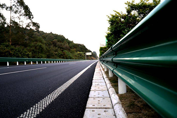 张掖高速公路护栏的常用类型